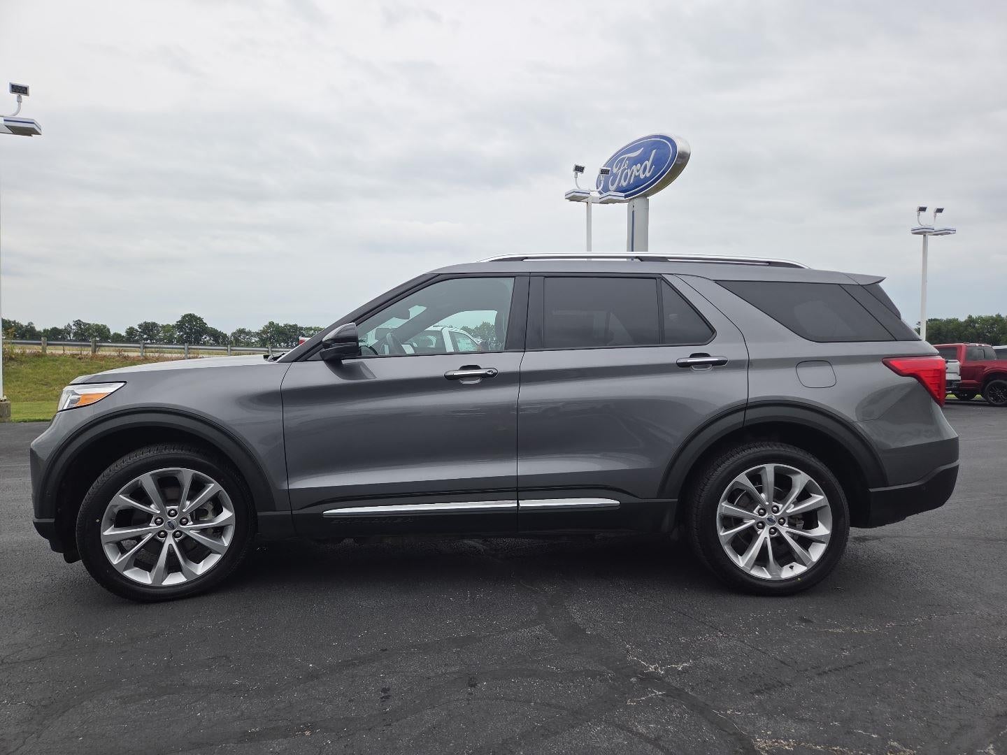 2021 Ford EXPLORER Platinum