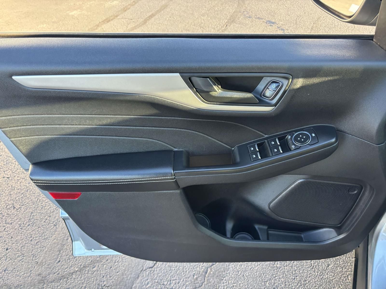 2022 Ford Escape SE Hybrid