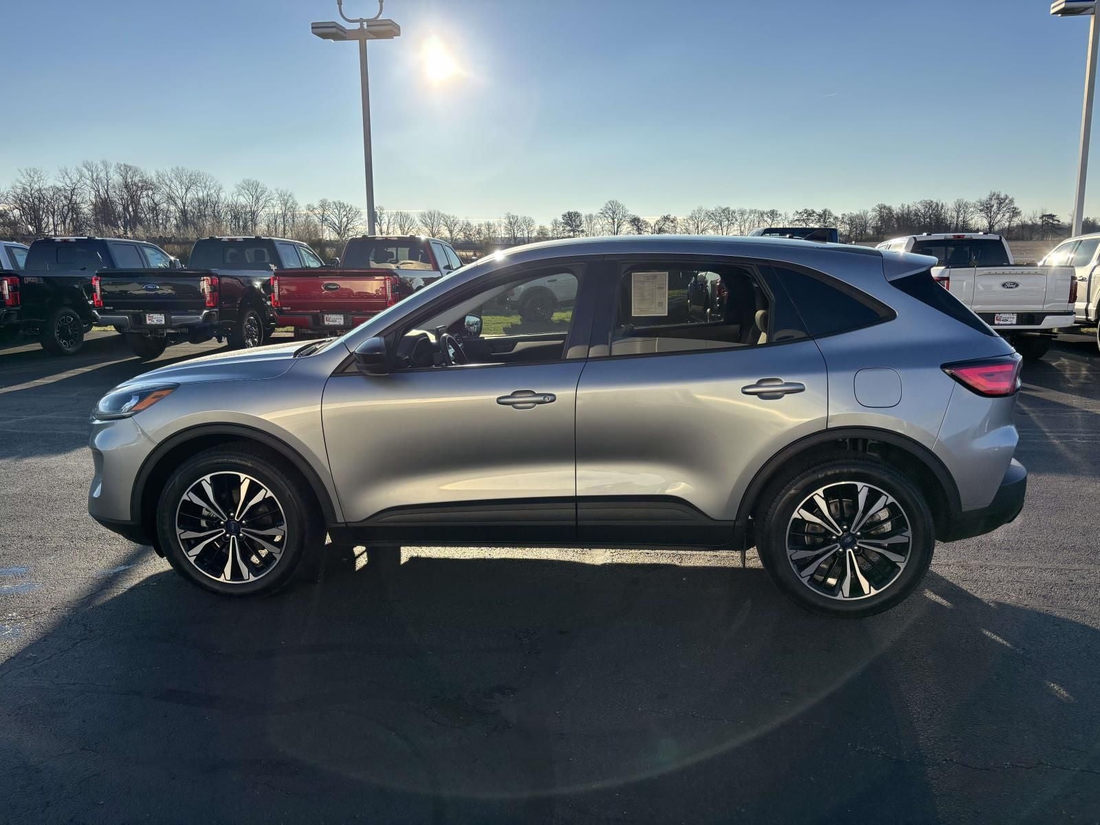 2022 Ford Escape SE Hybrid