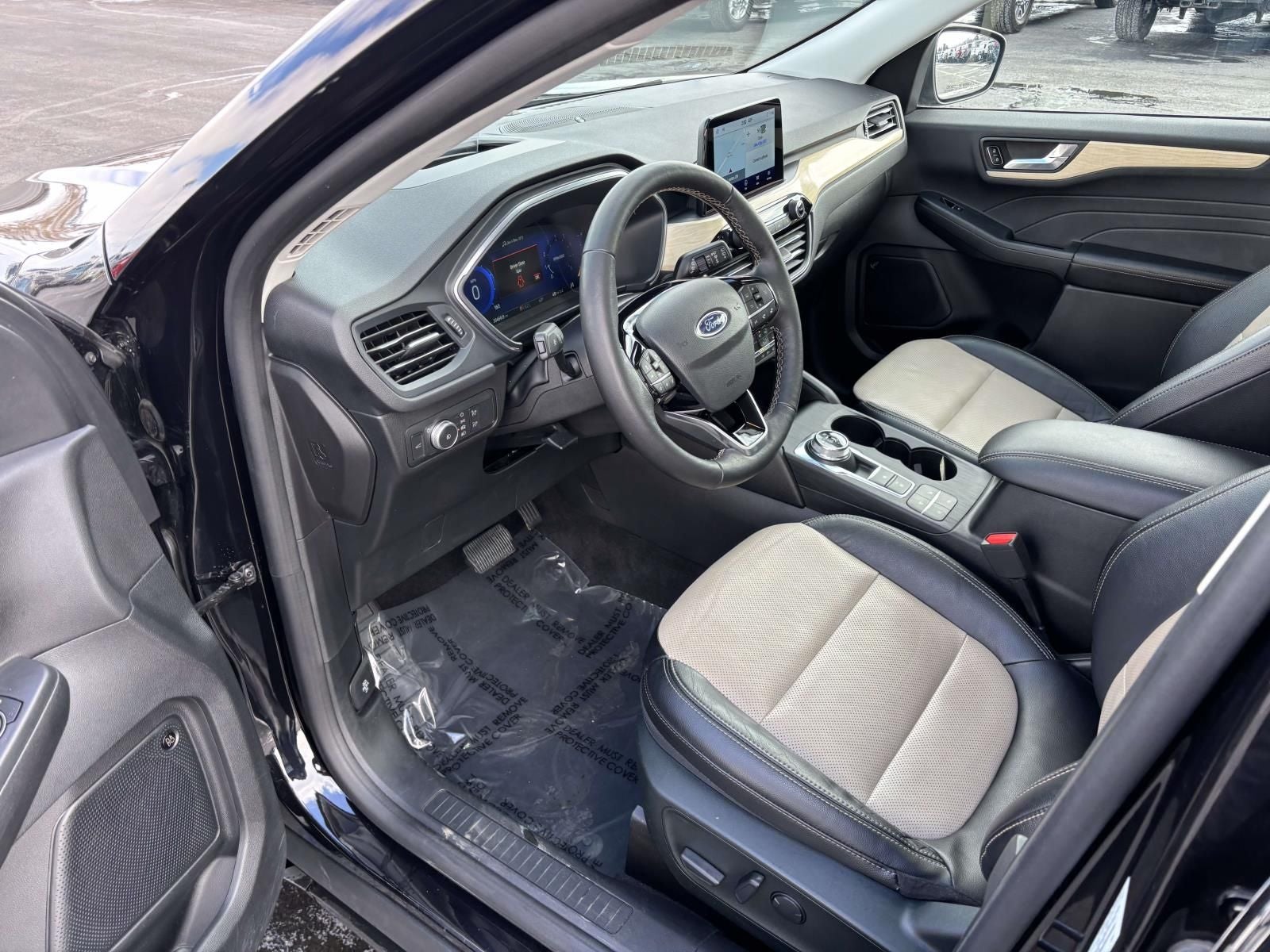 2022 Ford Escape Titanium AWD