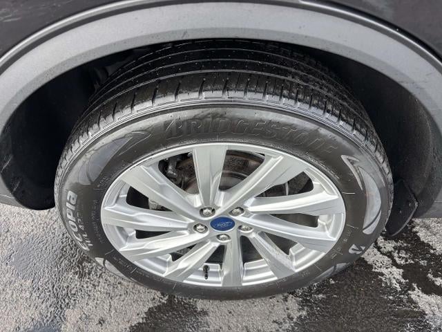 2022 Ford Escape Titanium AWD