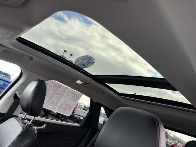 2022 Ford Escape Titanium AWD