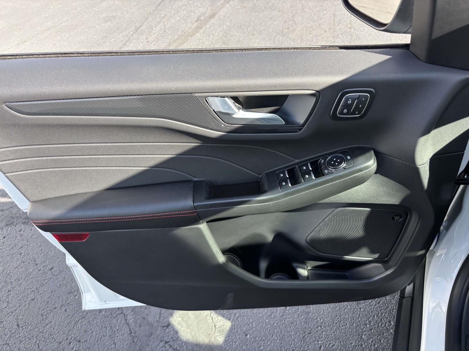 2026 Ford Escape Hybrid ST-Line Elite