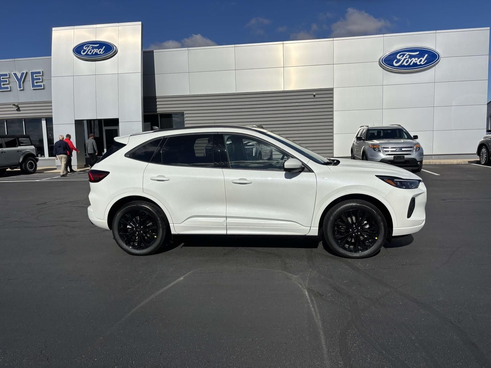 2026 Ford Escape Hybrid ST-Line Elite