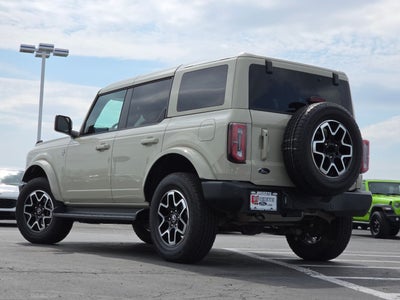 2025 Ford Bronco Outer Banks 4WD
