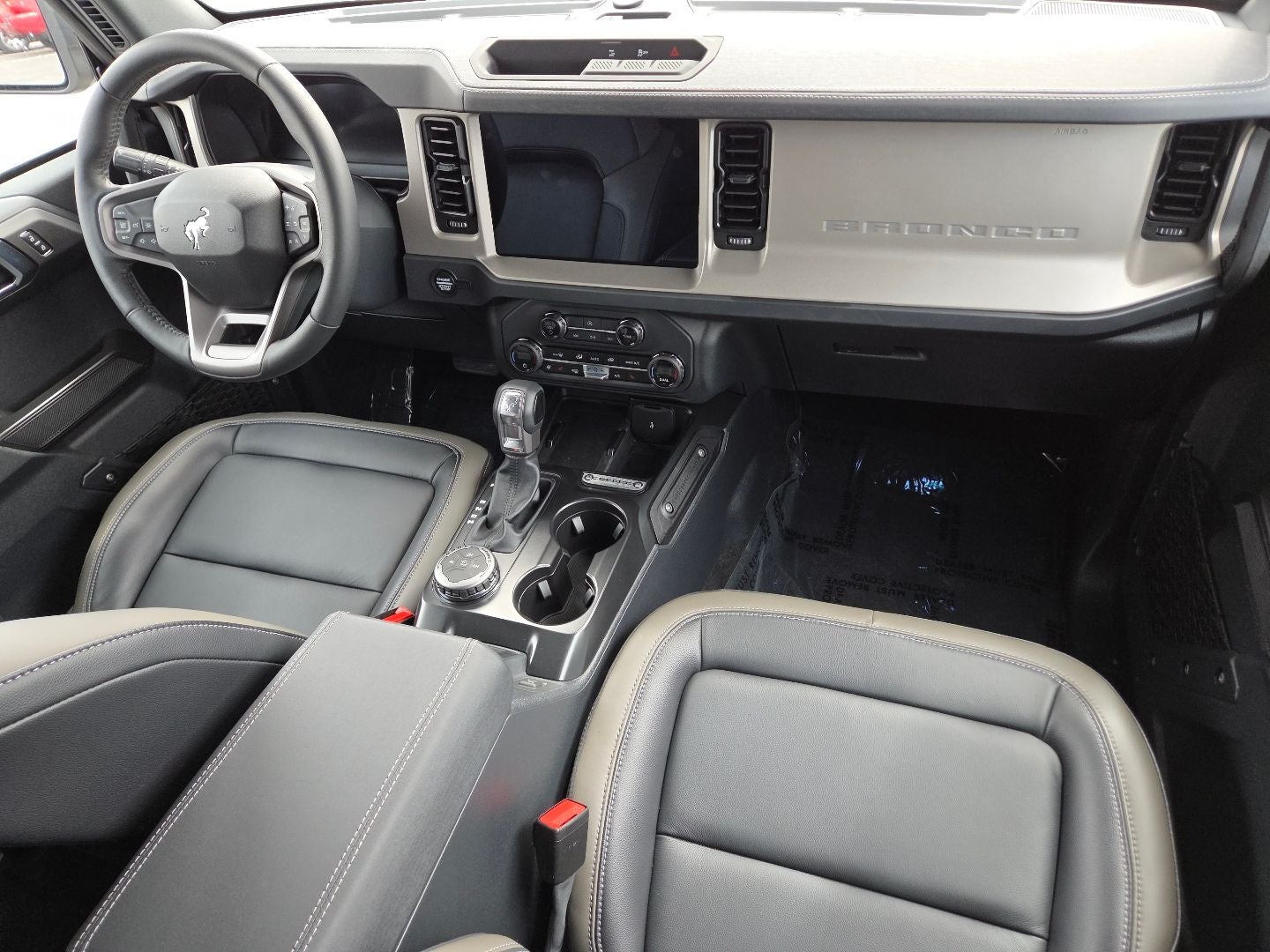 2025 Ford Bronco Outer Banks 4WD