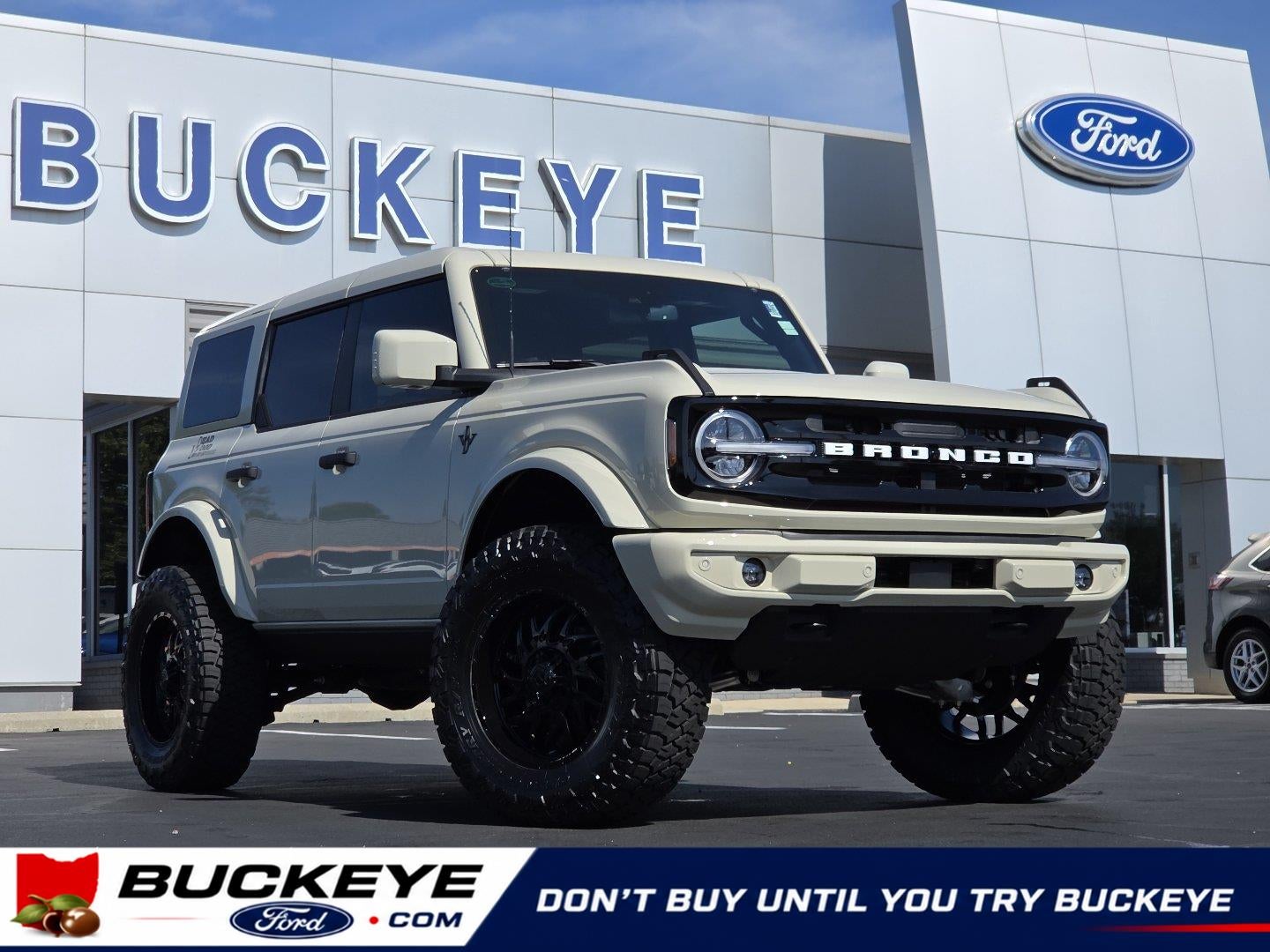 2026 Ford Bronco Outer Banks