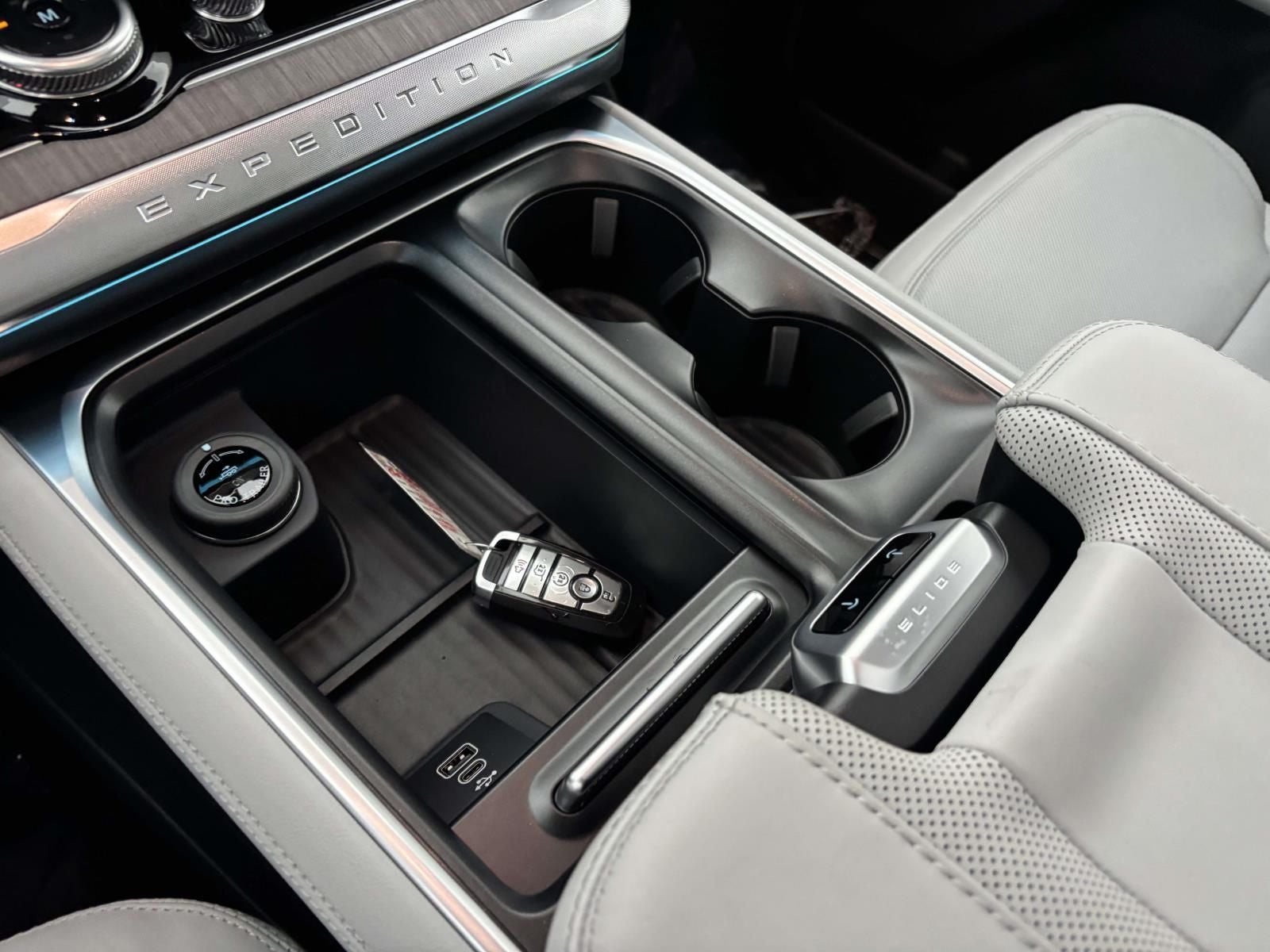 2026 Ford Expedition Max Platinum 4WD