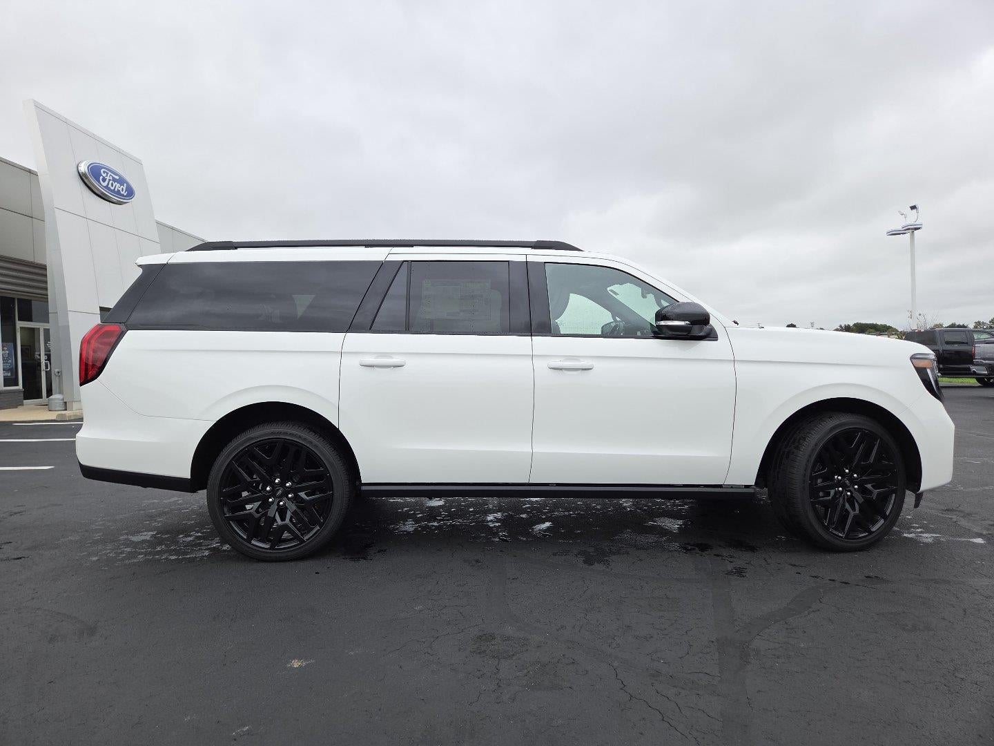 2027 Ford Expedition Max Platinum