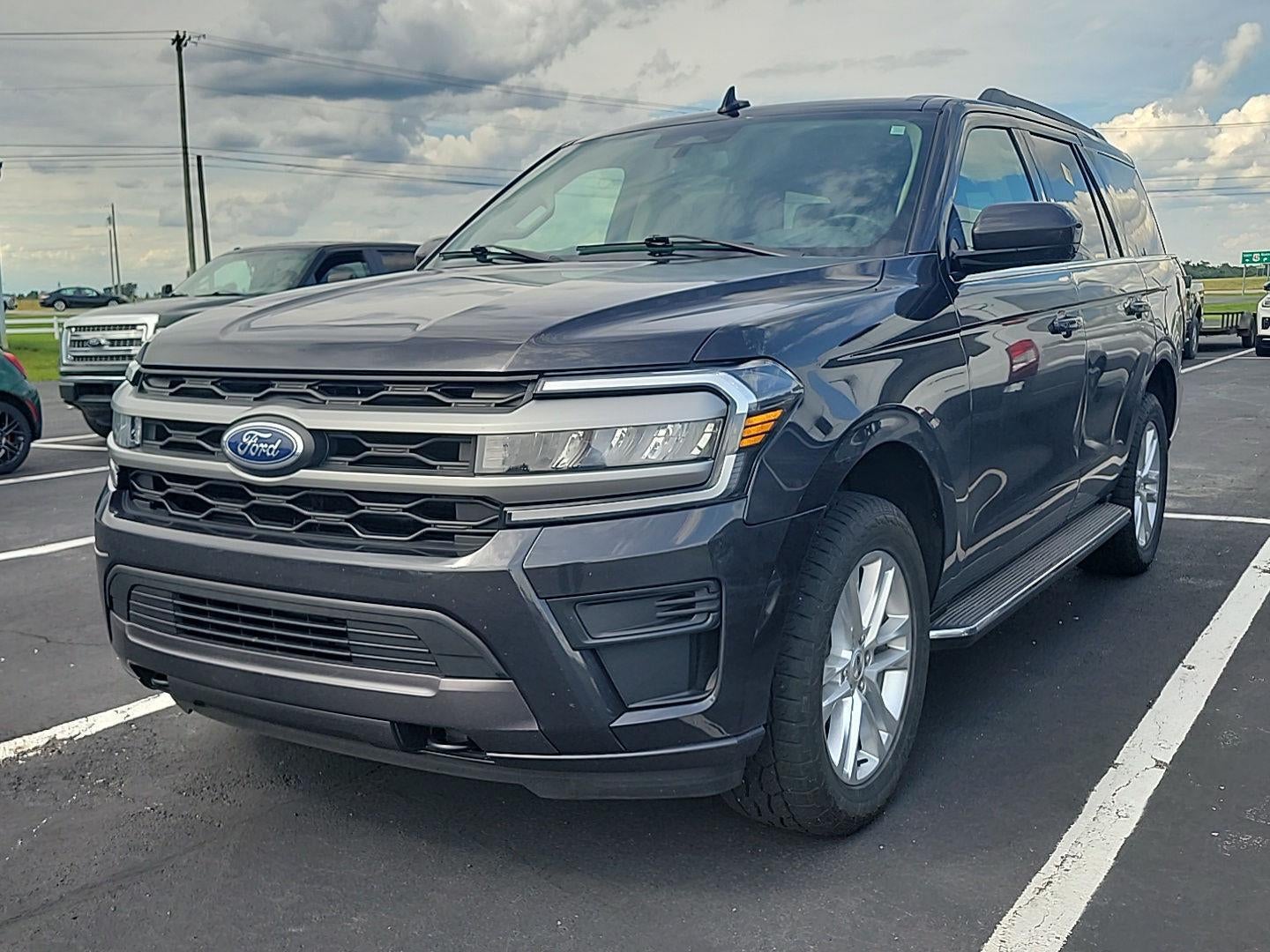 2023 Ford EXPEDITION XLT