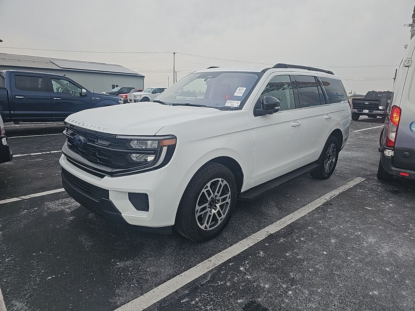 2025 Ford Expedition Active