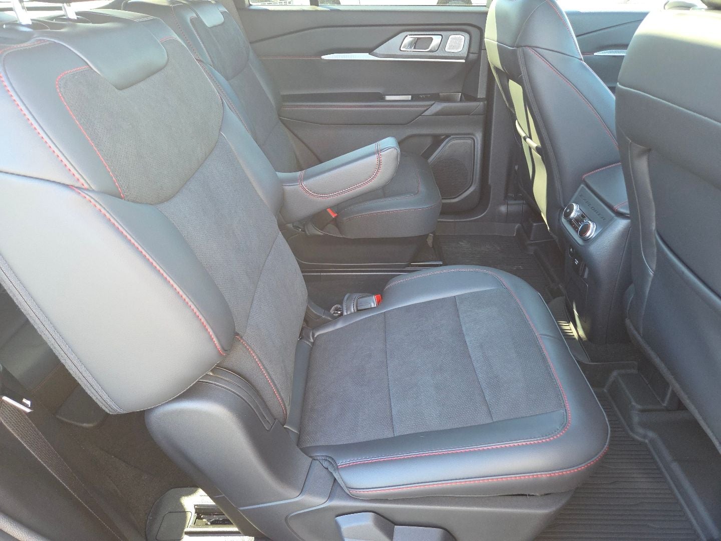 2026 Ford Explorer ST 4WD