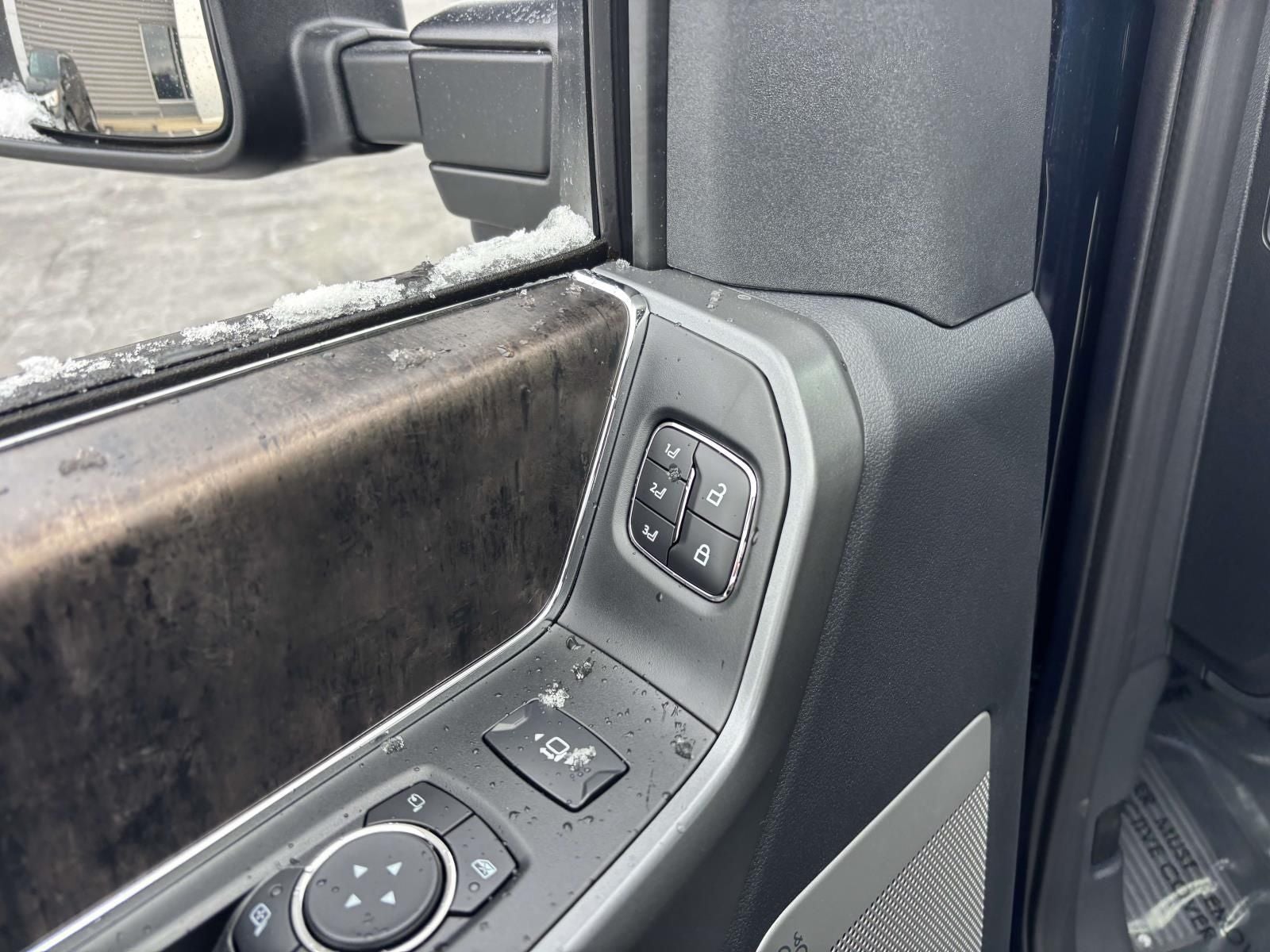 2025 Ford F-250SD Lariat 4x4