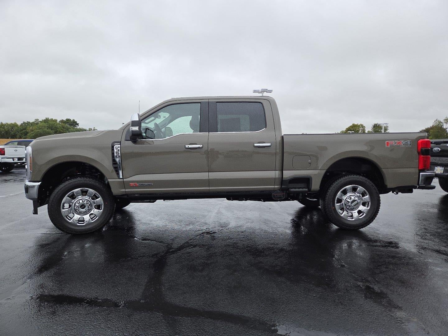 2027 Ford Super Duty F-350 Lariat