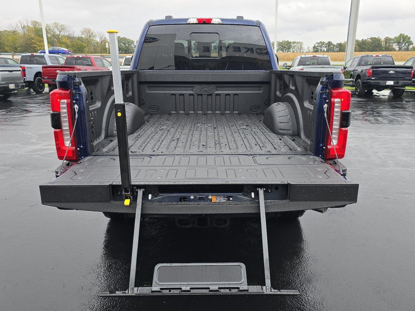 2027 Ford Super Duty F-350 XLT