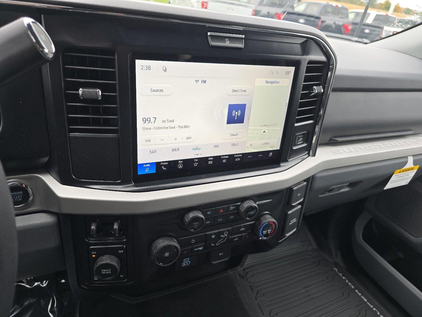 2027 Ford Super Duty F-350 XLT