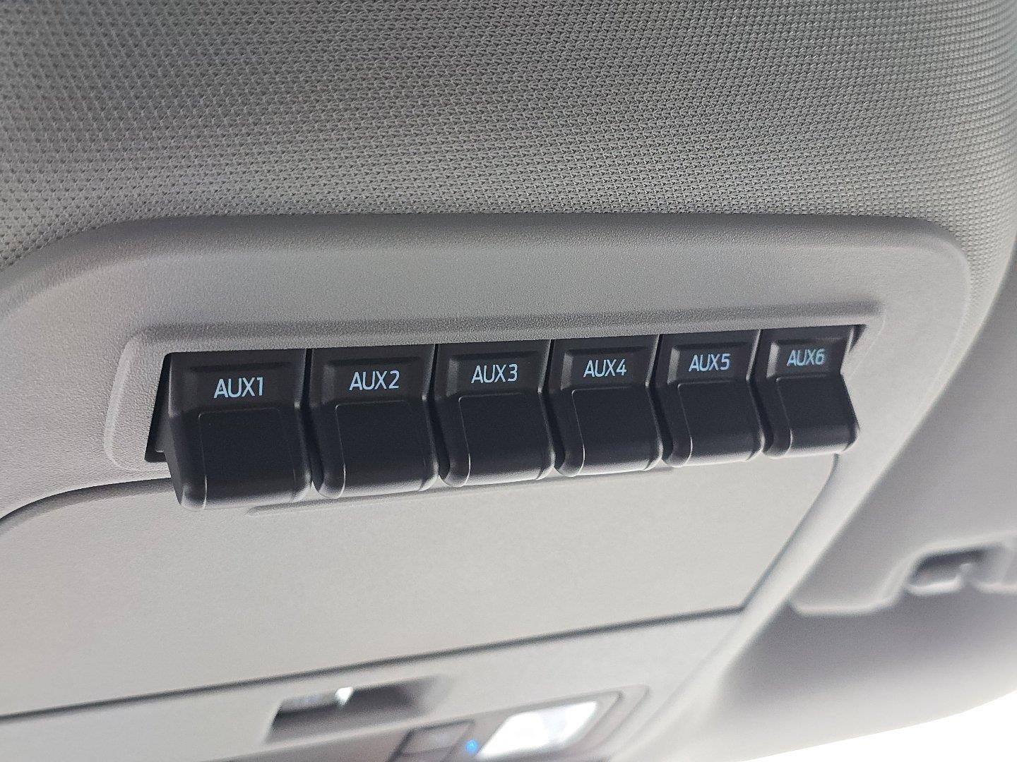 2027 Ford Super Duty F-350 XLT