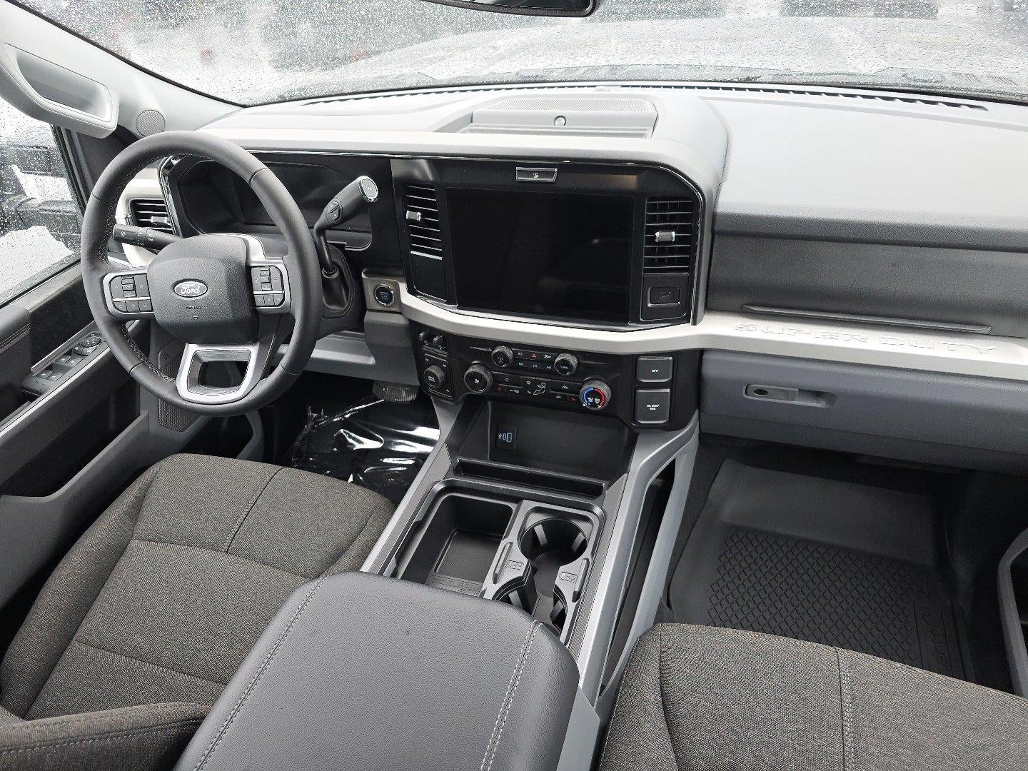 2027 Ford Super Duty F-350 XLT