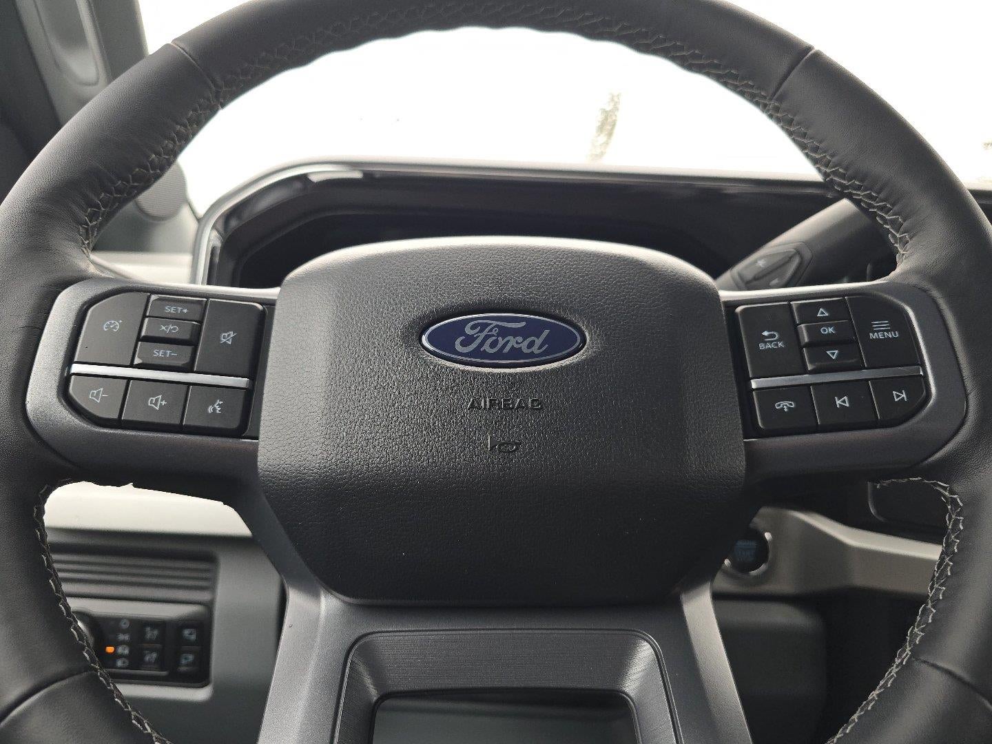 2027 Ford Super Duty F-350 XLT