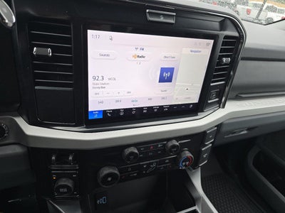 2027 Ford Super Duty F-350 XLT