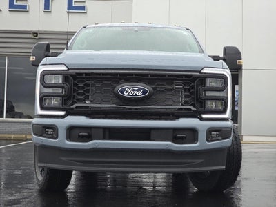2027 Ford Super Duty F-350 Lariat