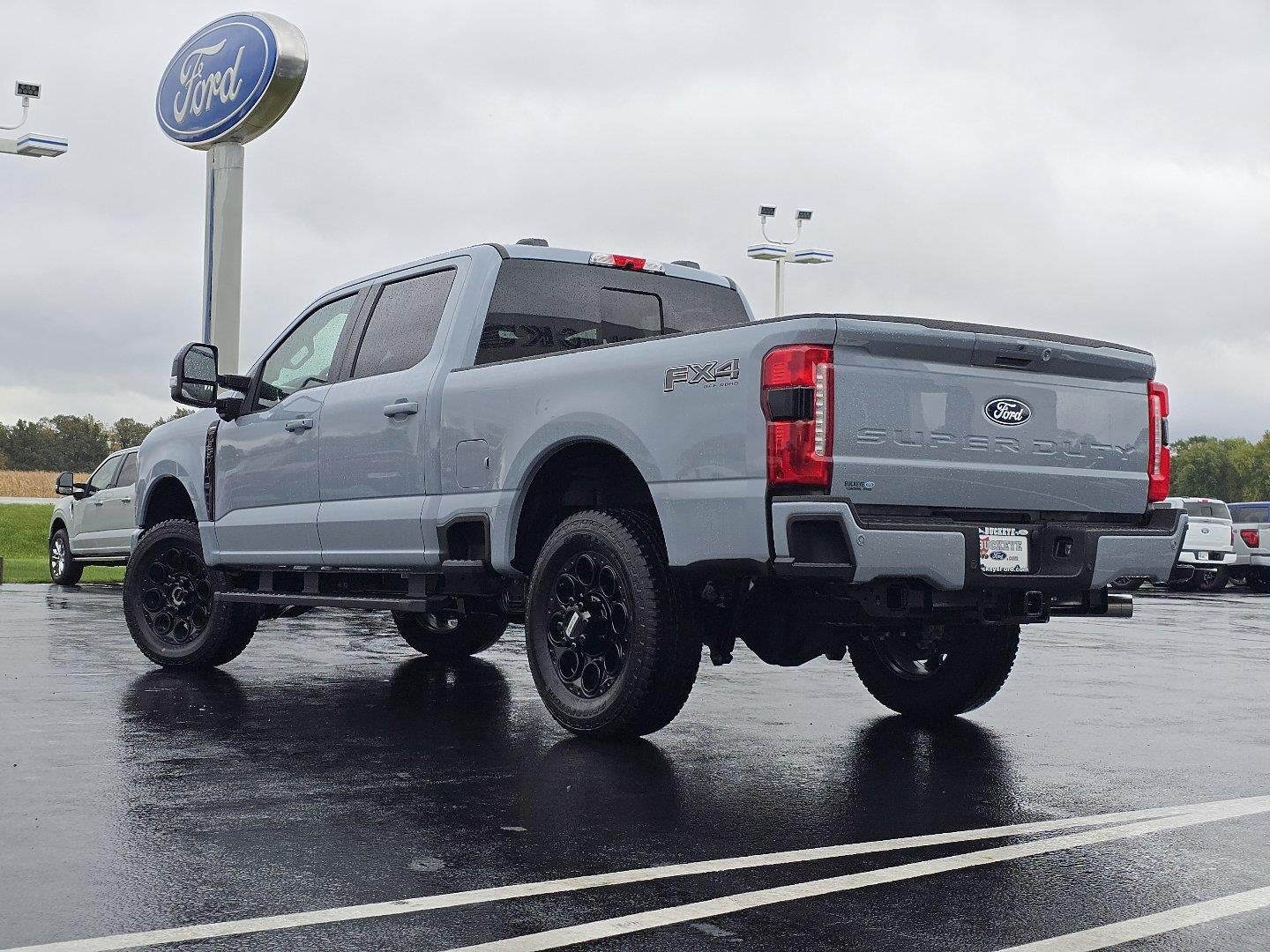 2027 Ford Super Duty F-350 Lariat