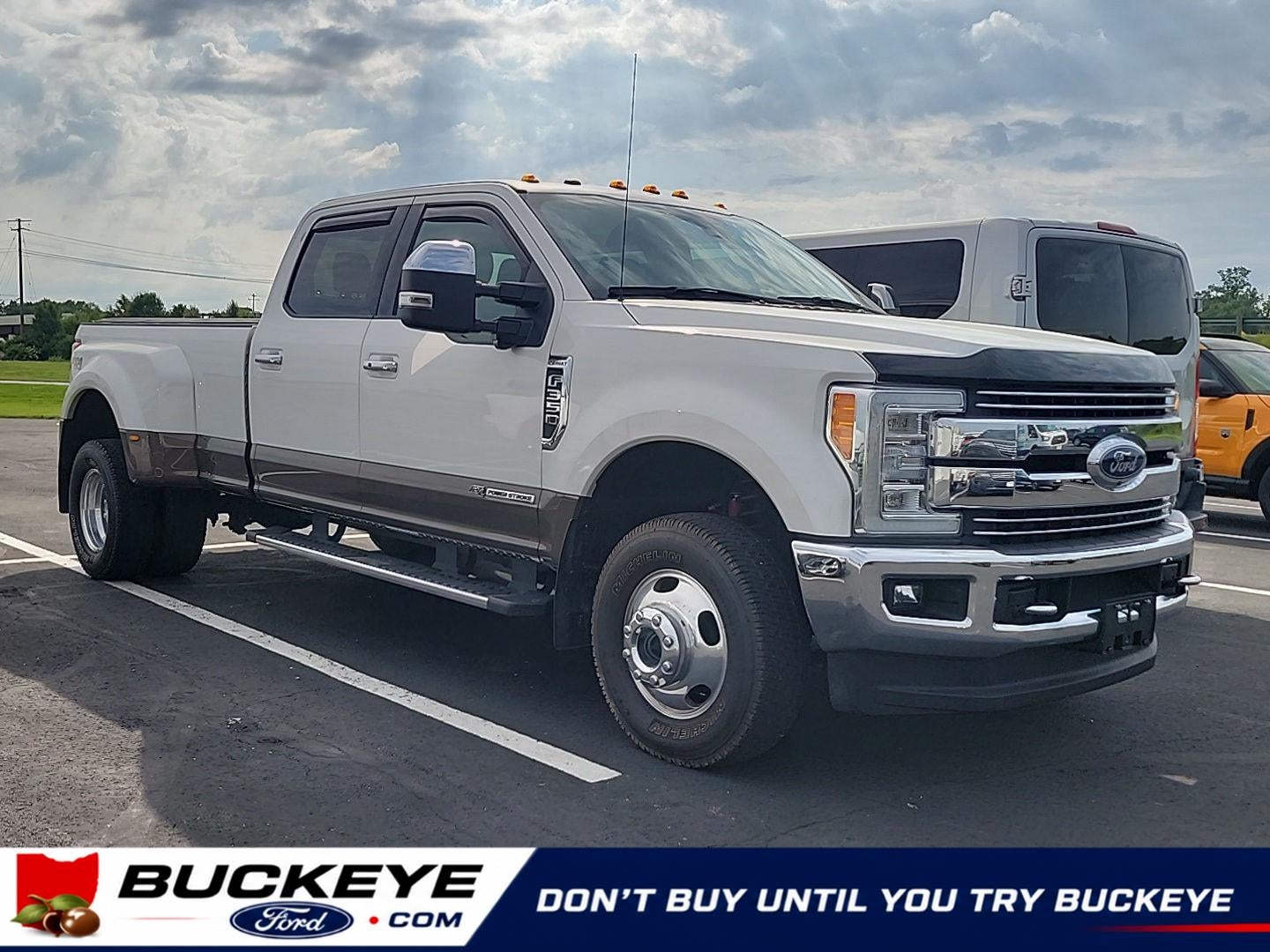2017 Ford Super Duty F-350 DRW Lariat