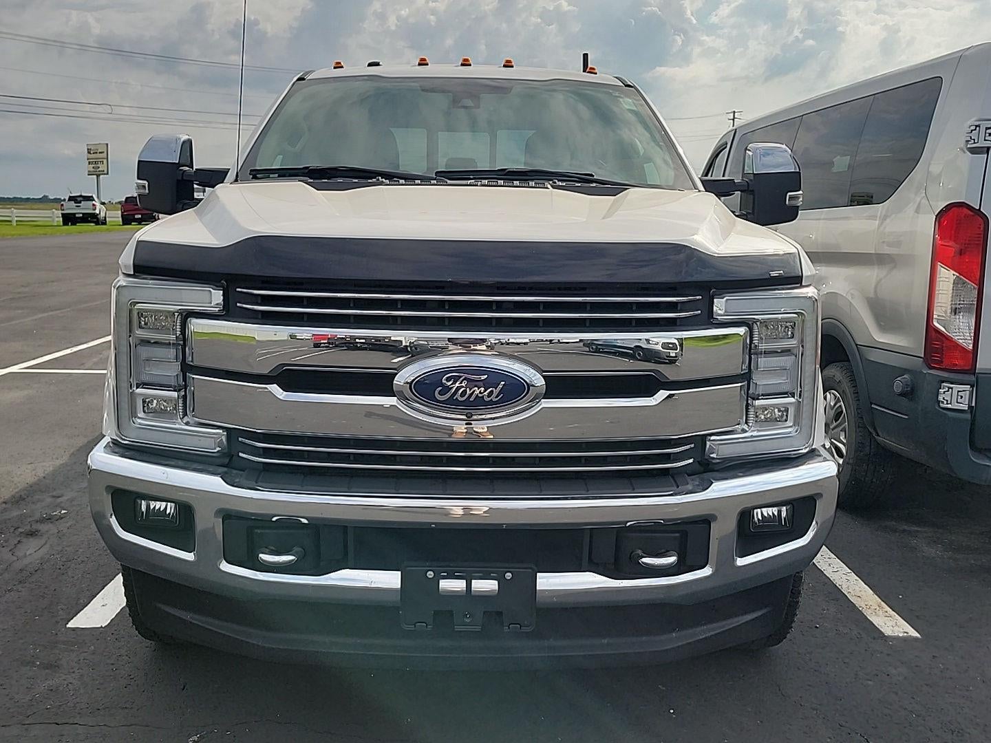 2017 Ford Super Duty F-350 DRW Lariat