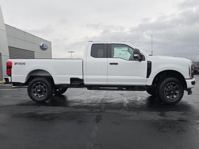 2027 Ford Super Duty F-350 SRW XL