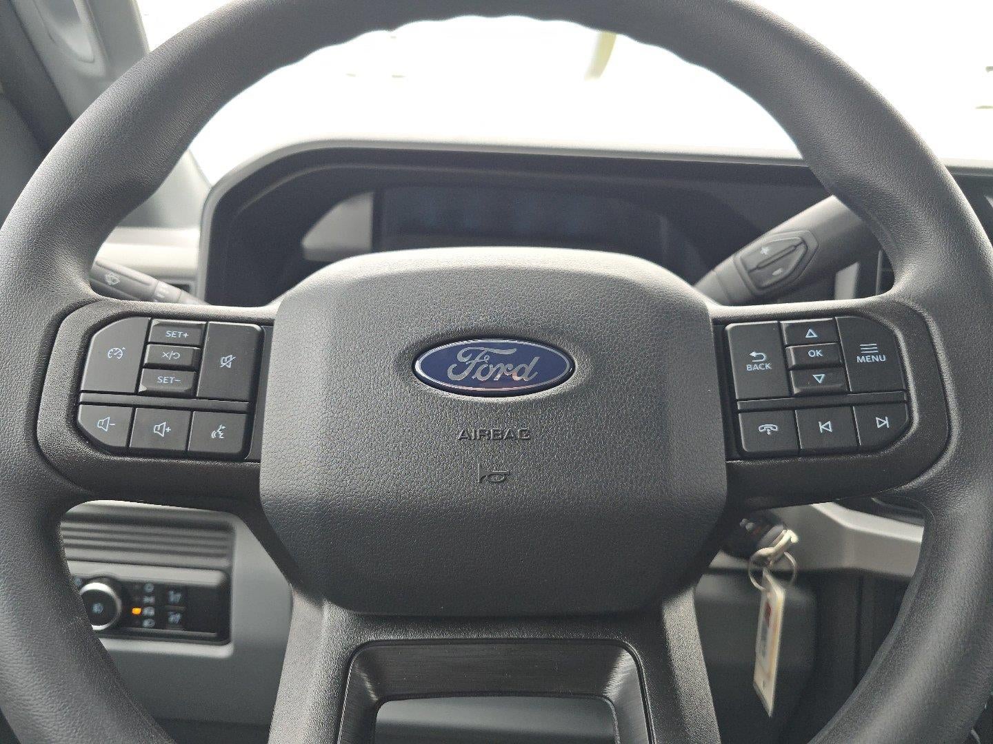 2027 Ford Super Duty F-350 SRW XL