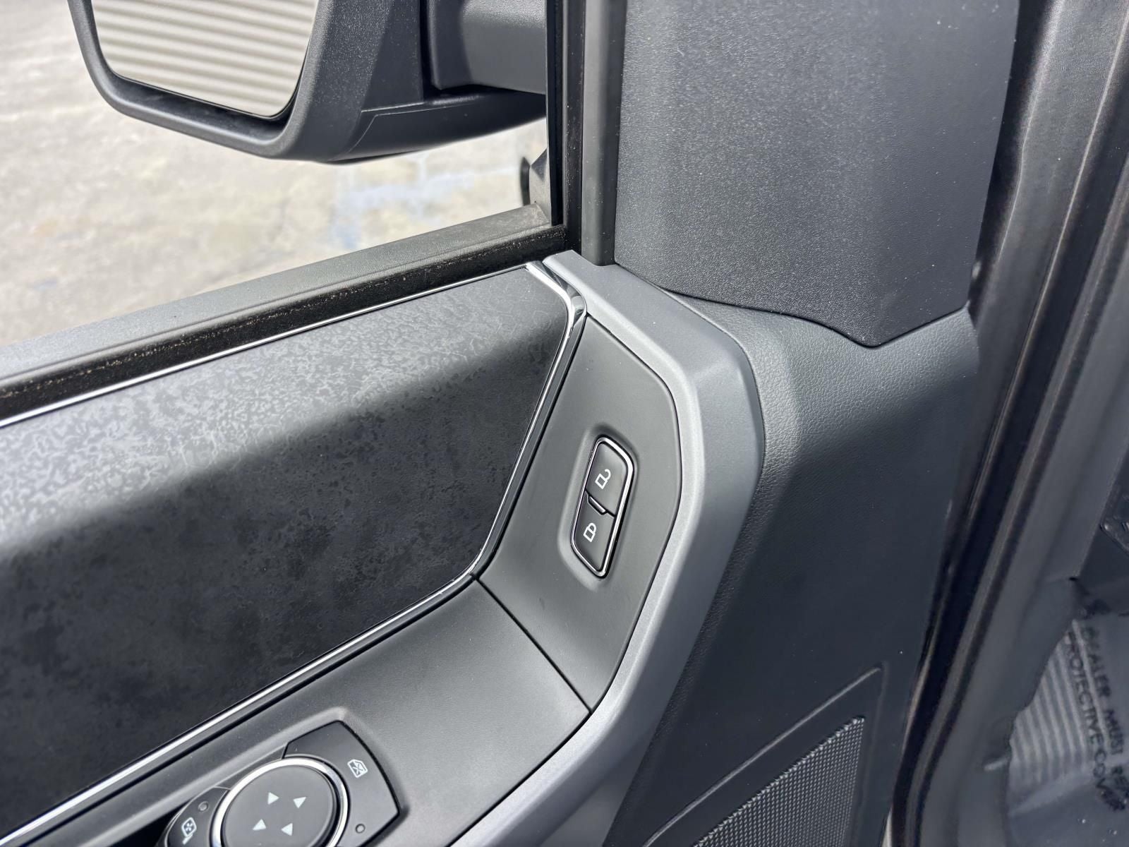 2025 Ford F-150 XLT 4X4