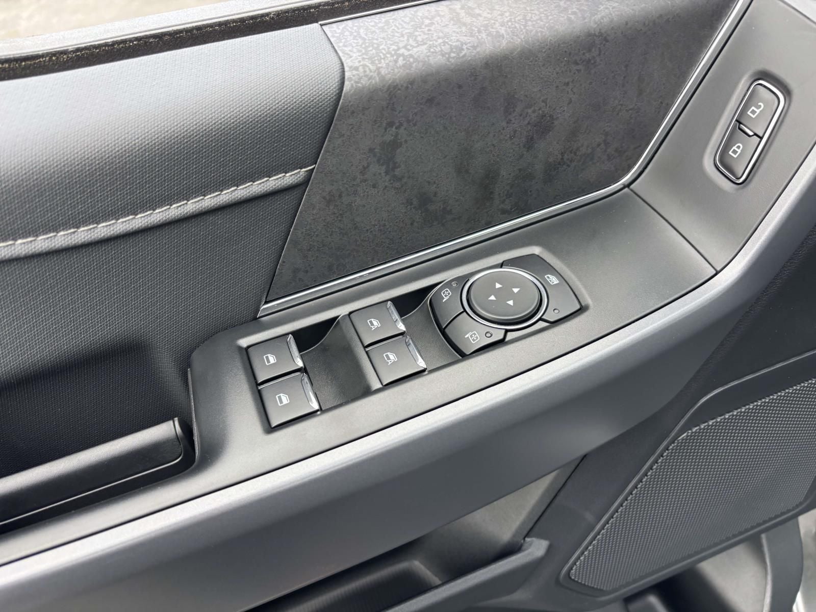 2025 Ford F-150 XLT 4X4