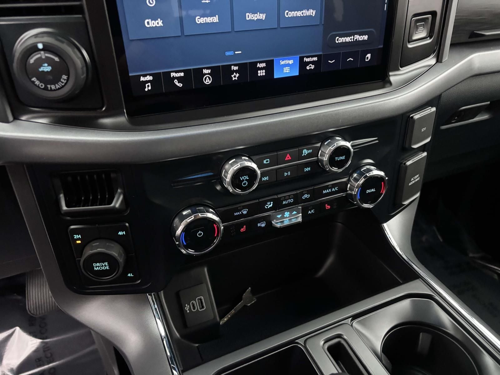 2025 Ford F-150 XLT 4X4