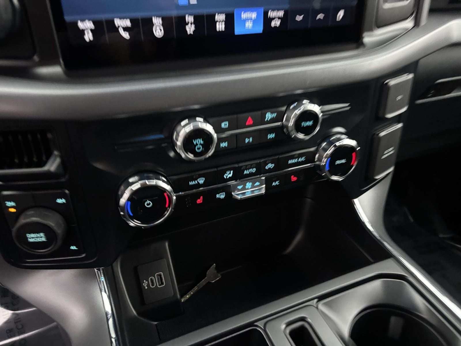 2025 Ford F-150 XLT 4X4