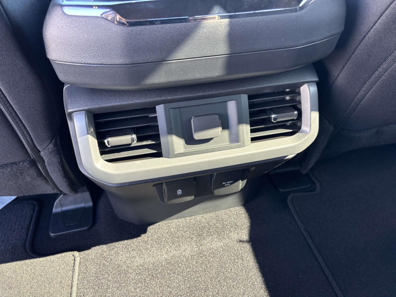 2025 Ford F-150 XLT 4X4