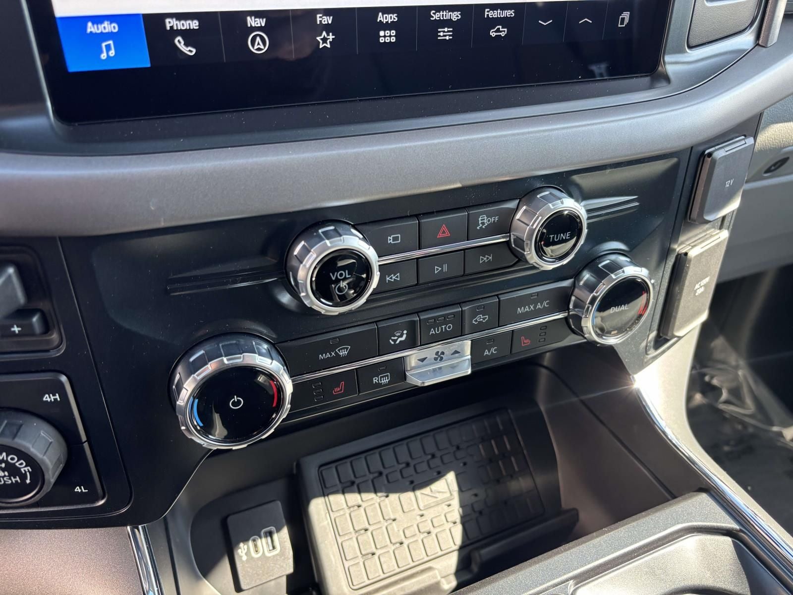 2025 Ford F-150 XLT 4X4