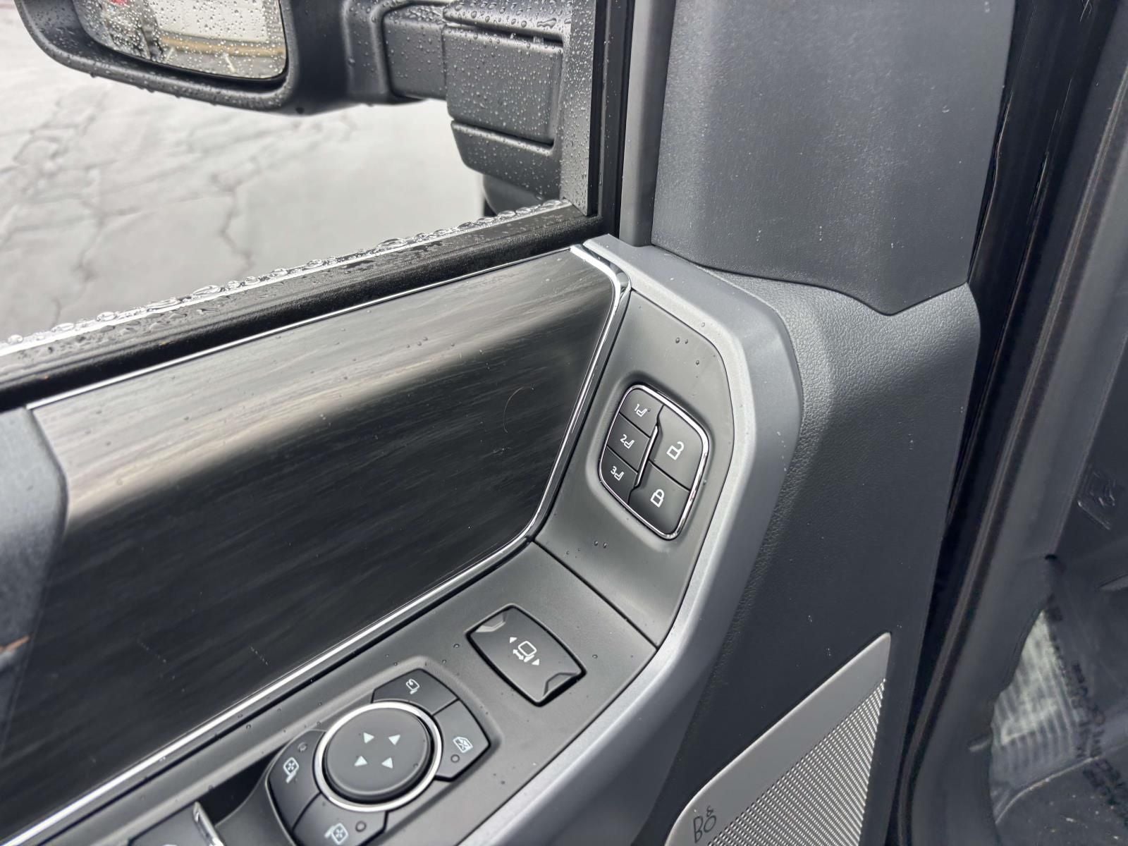 2025 Ford F-150 Lariat 4x4