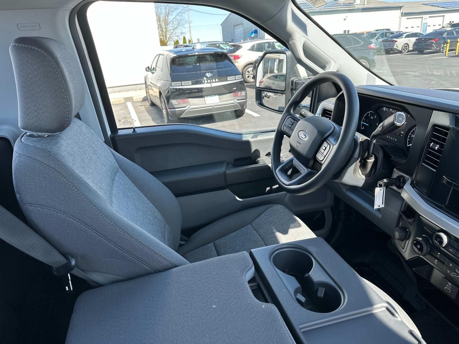 2025 Ford F-350SD XL