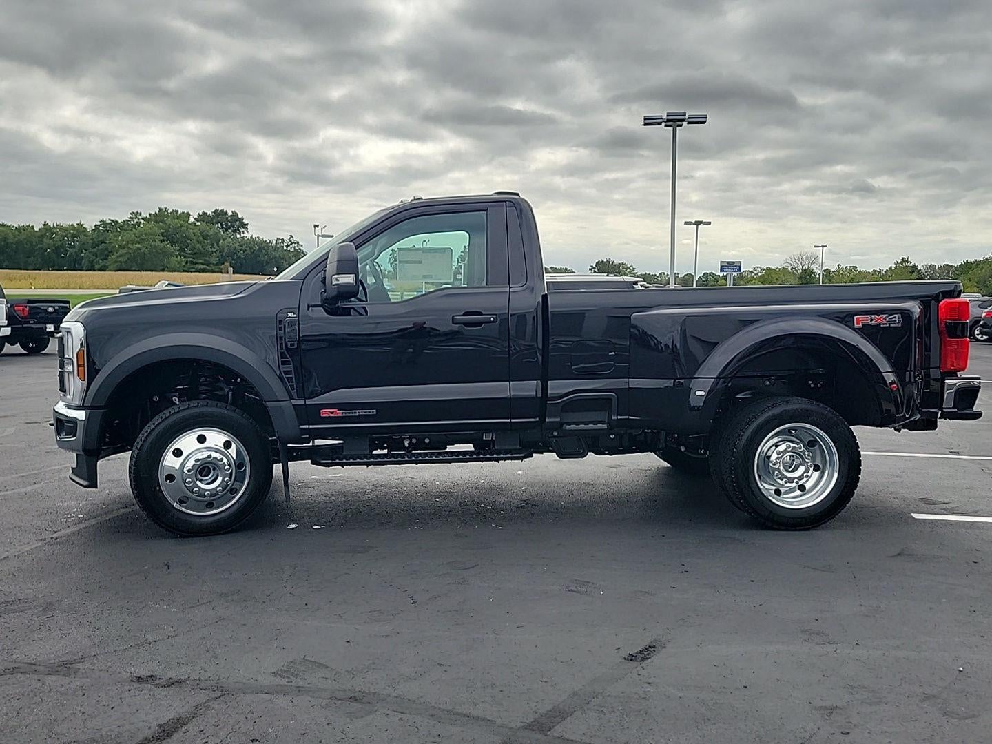 2027 Ford Super Duty F-450 Drw XL