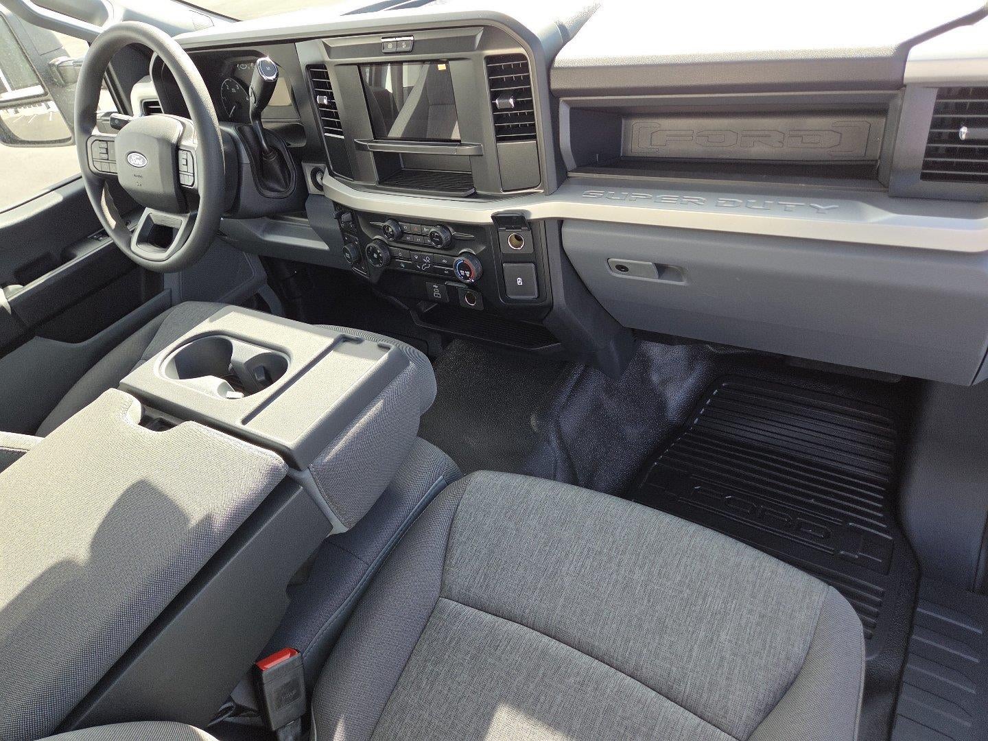 2027 Ford Super Duty F-450 DRW XL