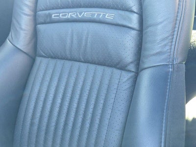 2004 Chevrolet Corvette Base