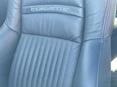 2004 Chevrolet Corvette Base