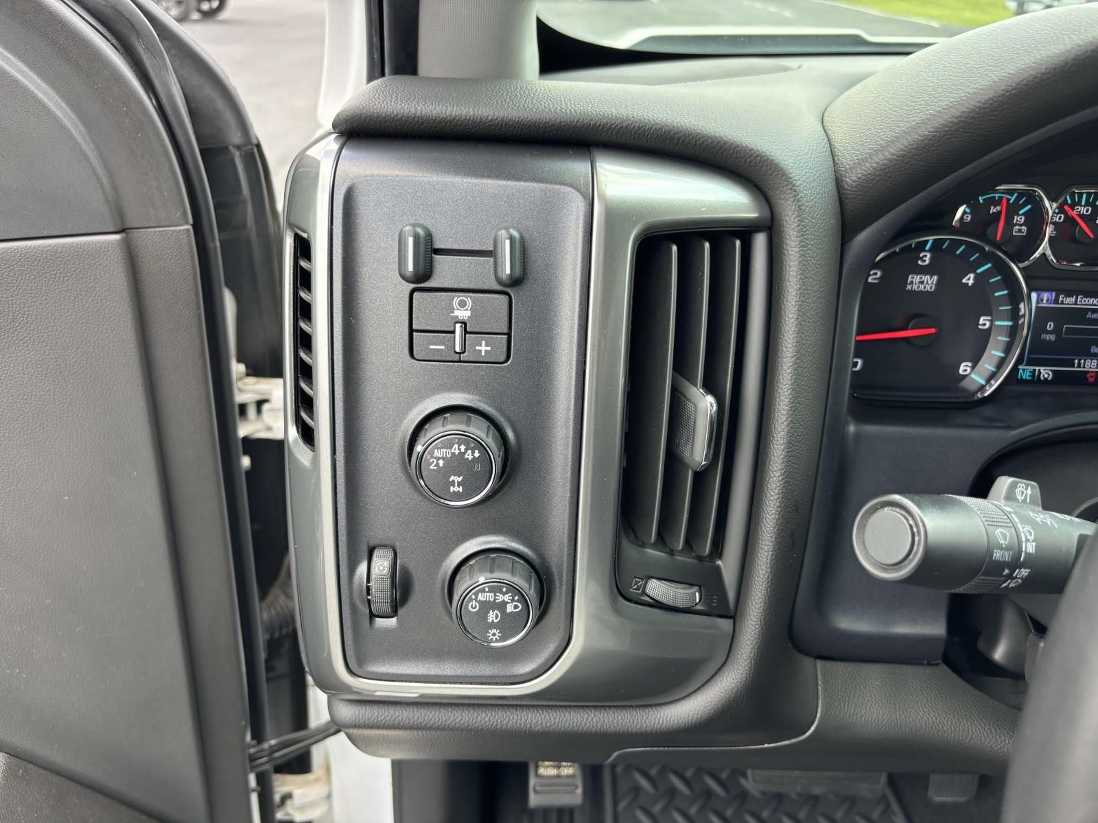 2018 Chevrolet Silverado 1500 LT LT1