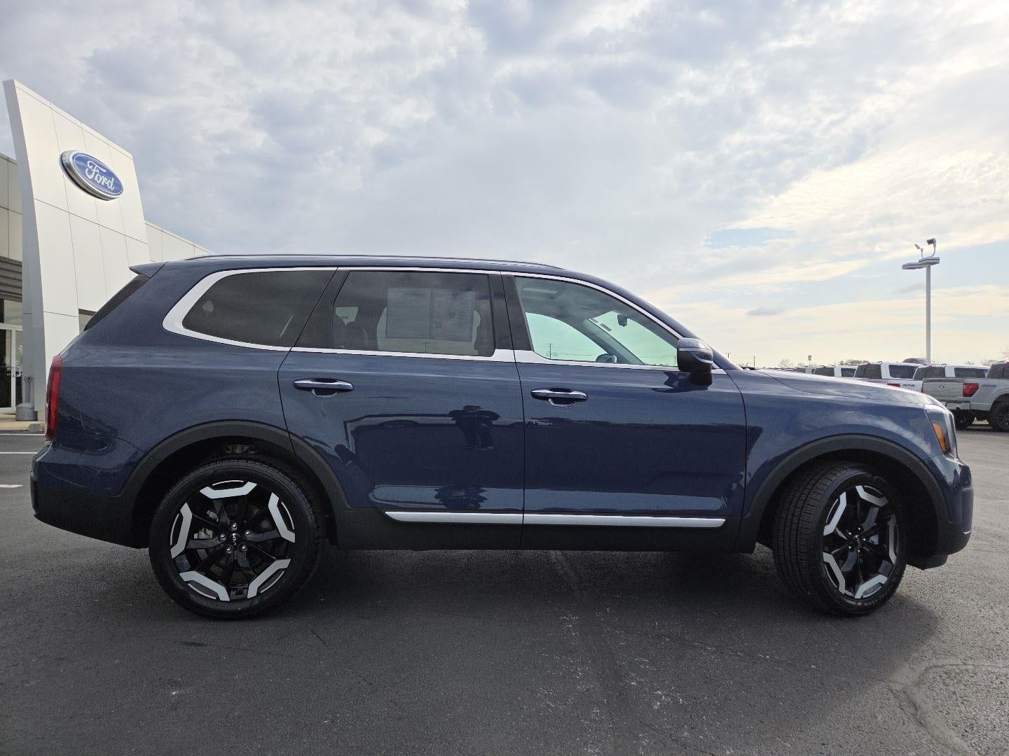 2025 Kia Telluride S