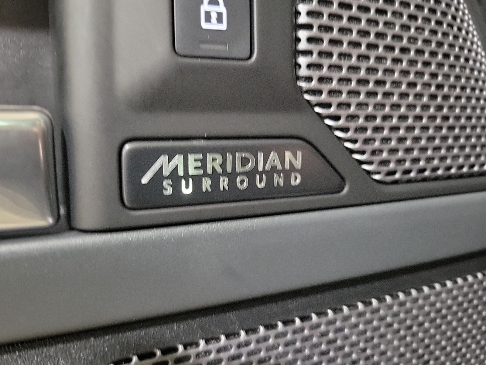 2024 Land Rover Defender 110 X