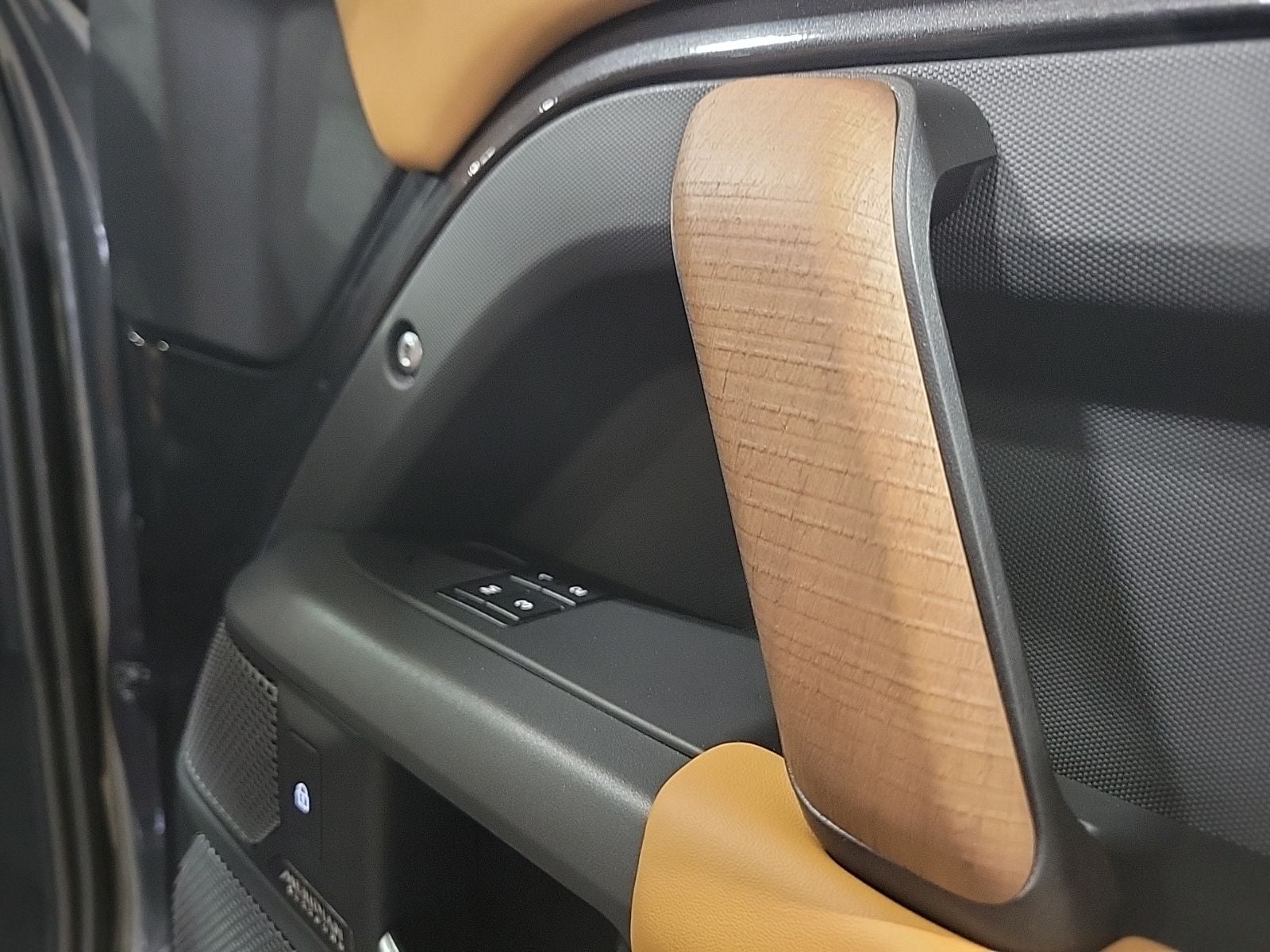 2024 Land Rover Defender 110 X